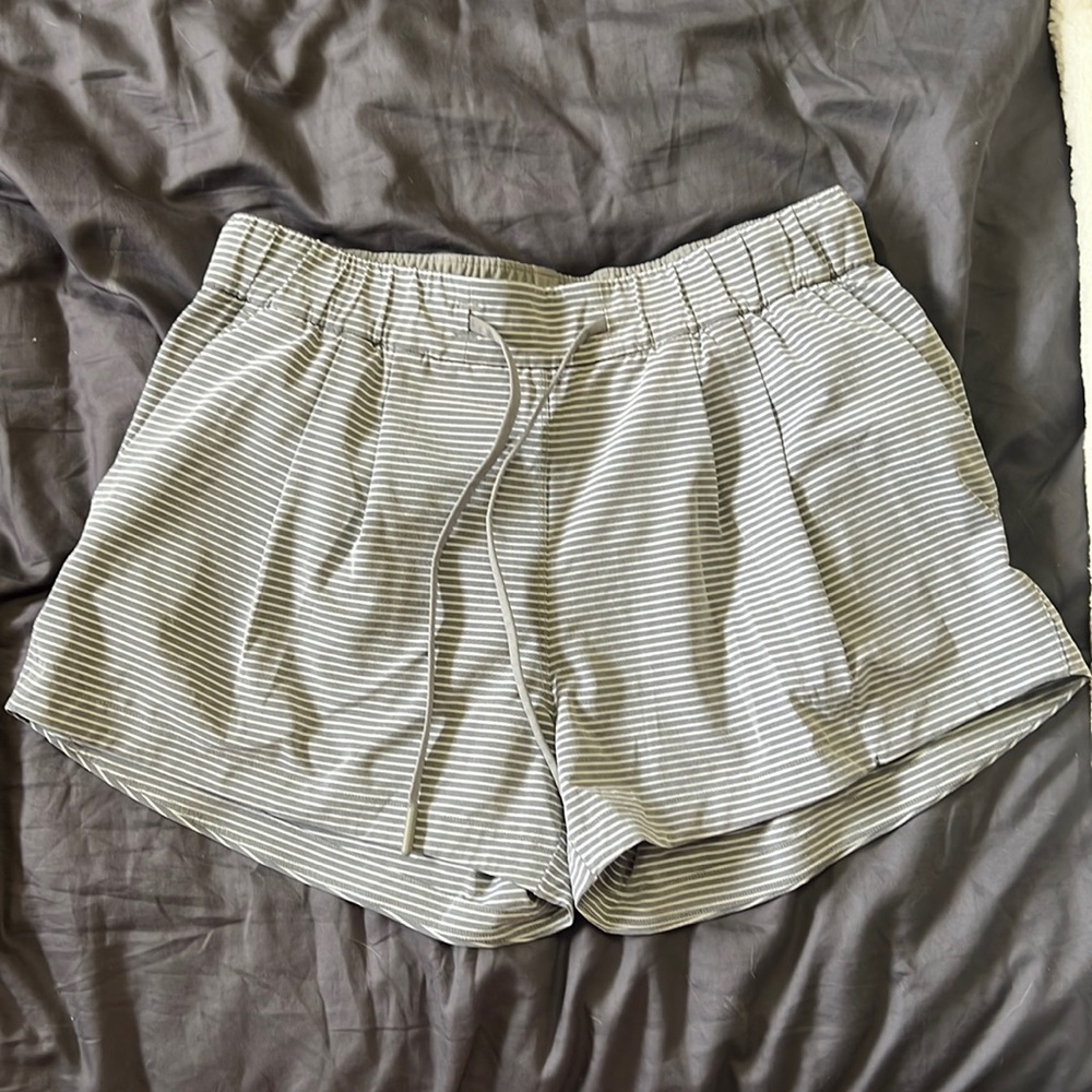 LULULEMON athletic shorts 4”